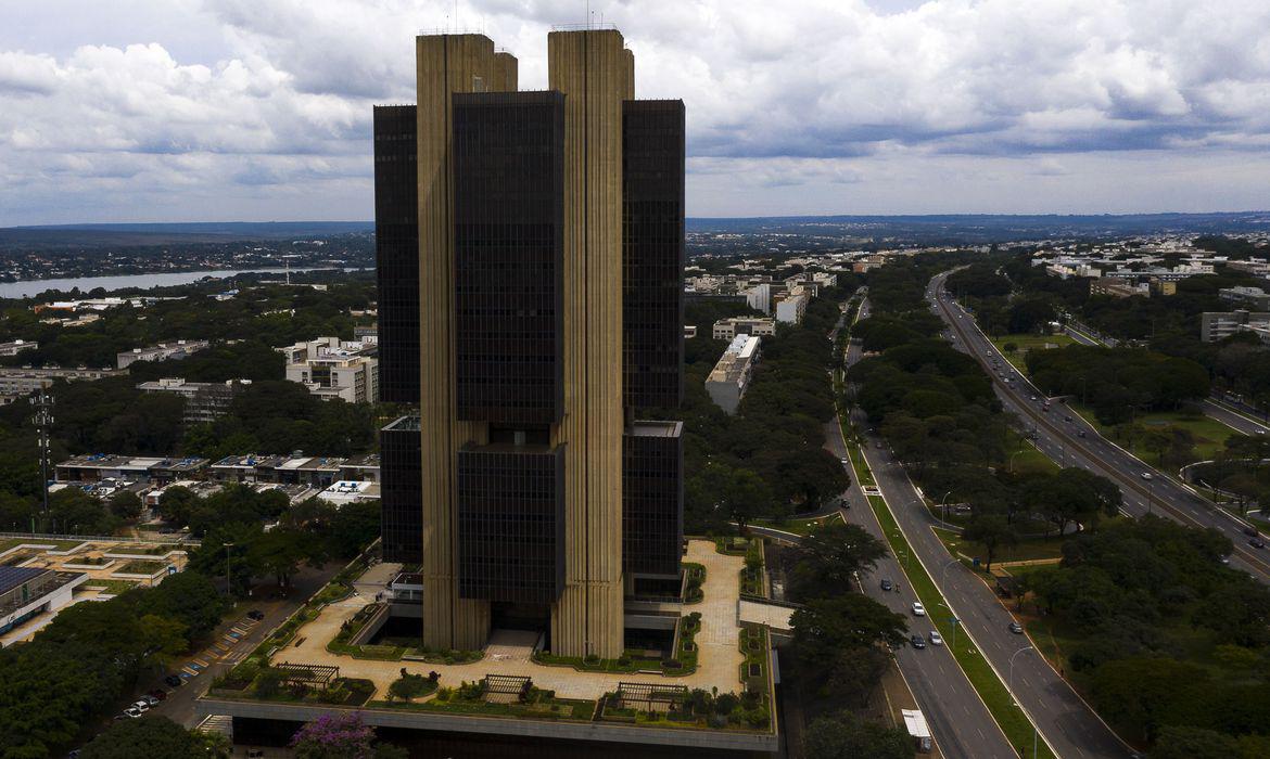 Senado aprova projeto de autonomia do Banco Central